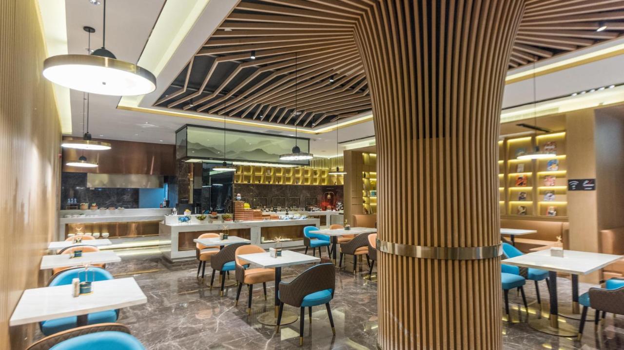 Atour Hotel Kunming Cuihu Екстериор снимка