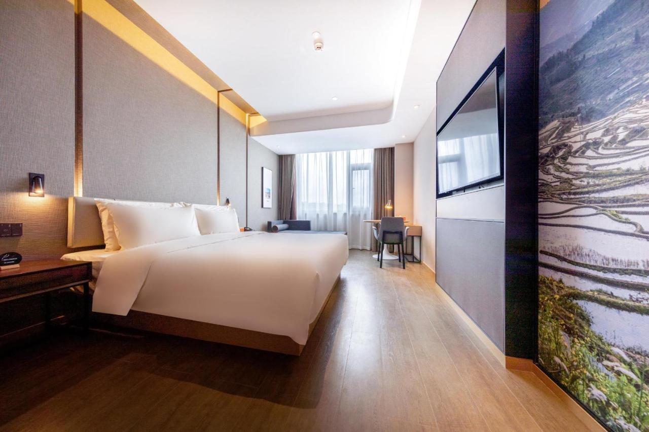 Atour Hotel Kunming Cuihu Екстериор снимка