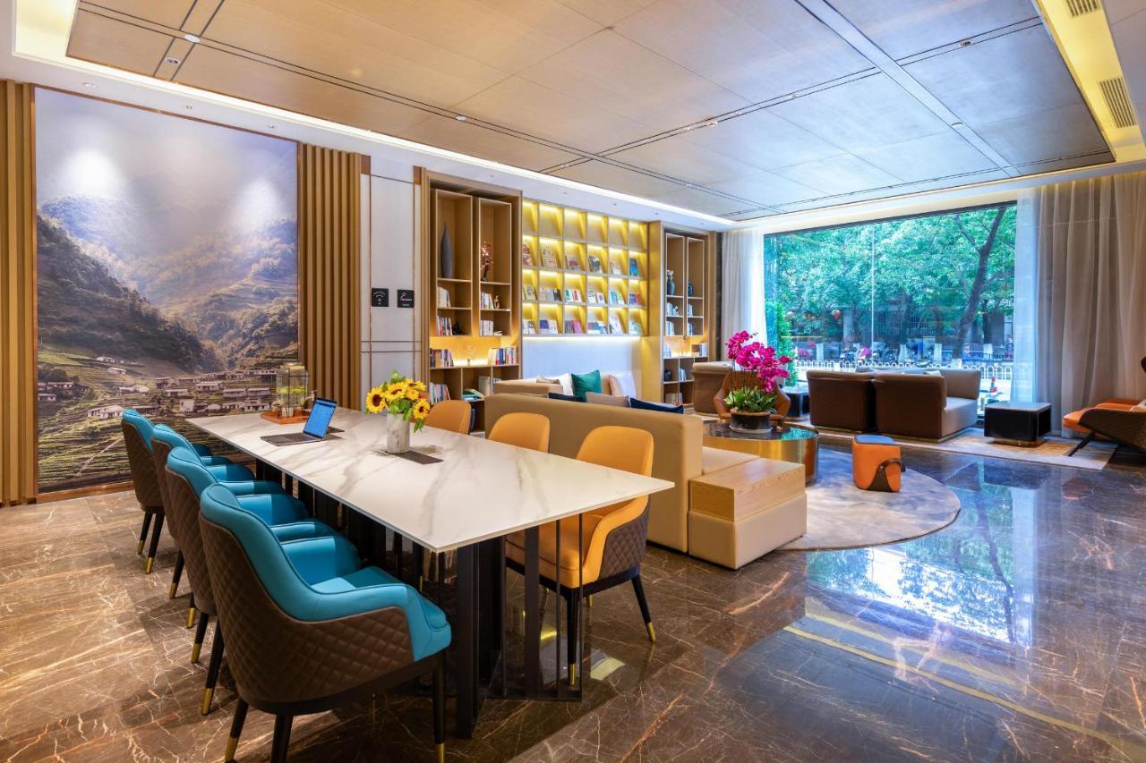 Atour Hotel Kunming Cuihu Екстериор снимка